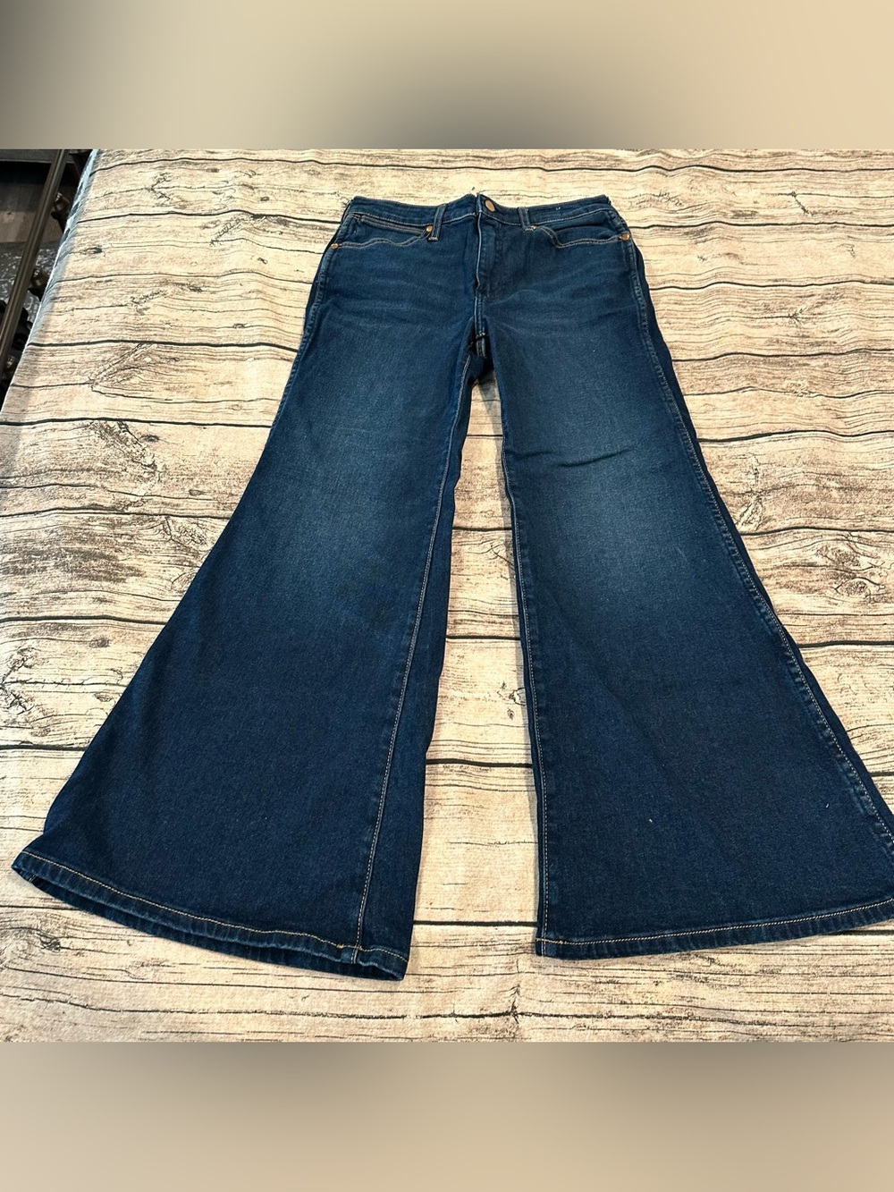 Wrangler Wanderer Wide Leg High Rise Dark Blue Flare Jeans Size 29x30